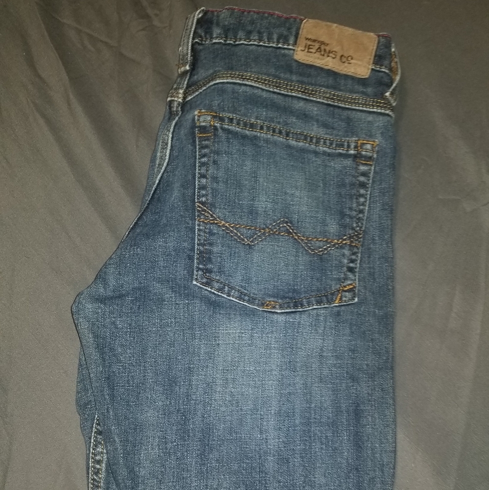 Mens Wrangler Slim Straight Leg jean. 30x30.